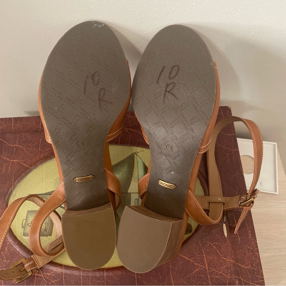 Vionic block heels sandals size 10 - Picture 5 of 5